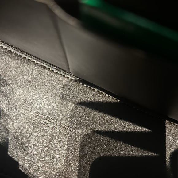 Leather brown shoulder bag, brand new. - Picture 2 of 3